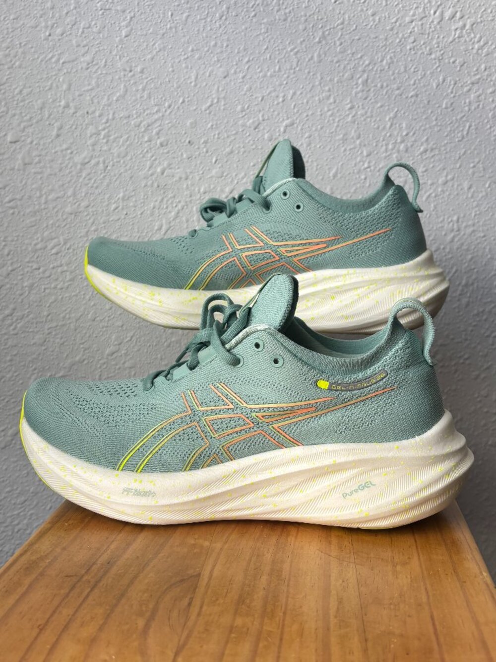 ASICS gel nimbus 26 mint light celadon safety yellow running shoes 9.5